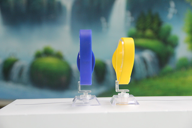 圓形以及弧形的織嘜腕帶不便于噴油是為什么? 圓形以及弧形的織嘜腕帶不便于噴油是為什么?