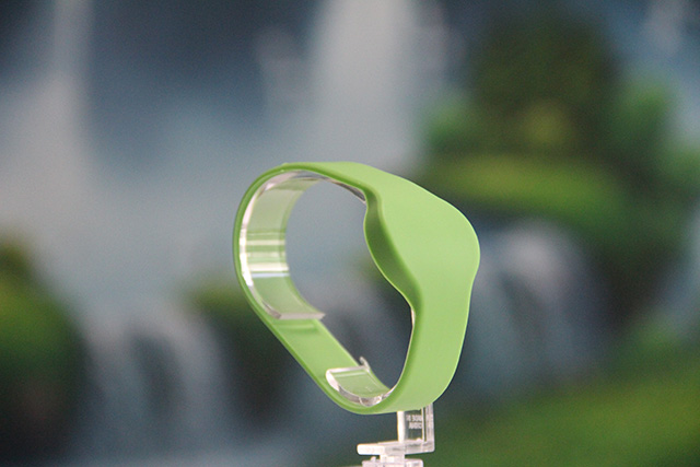 織嘜腕帶在什么情況下要噴手感油 織嘜腕帶在什么情況下要噴手感油