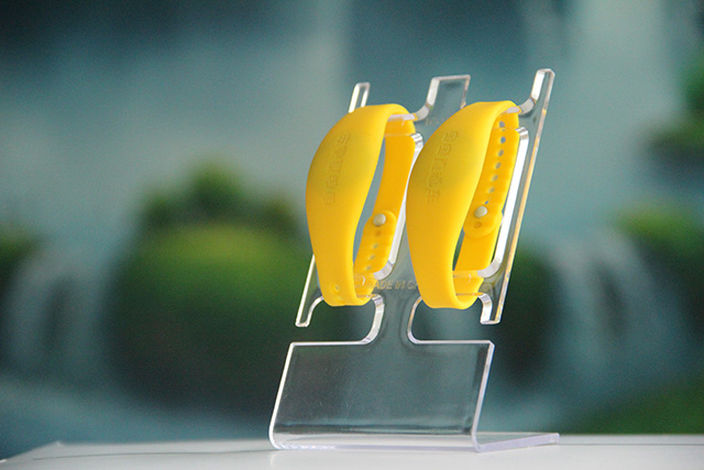 有關(guān)織嘜腕帶RFID天線的近場(chǎng)和遠(yuǎn)場(chǎng)天線 有關(guān)織嘜腕帶RFID天線的近場(chǎng)和遠(yuǎn)場(chǎng)天線