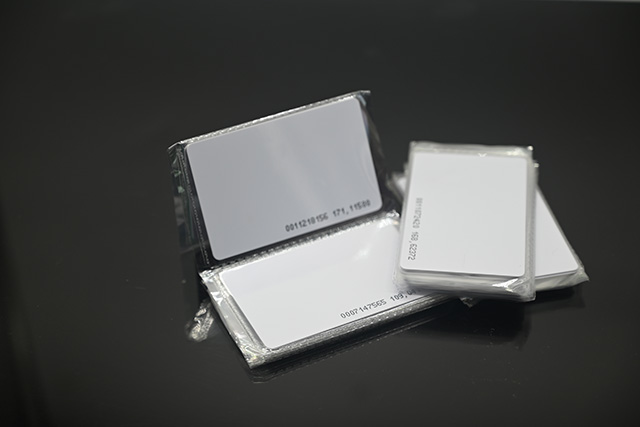 PVC卡制作常用3種材料！